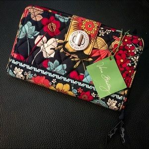 Vera Bradley Happy Snails turn lock wallet
